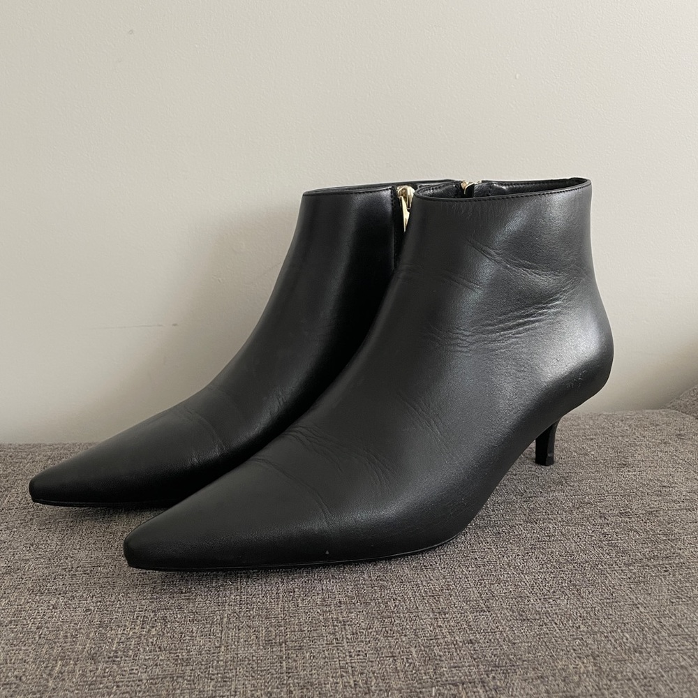 Anine Bing Stella Boot - Pointed Toe Ankle Boot with Kitten Heel